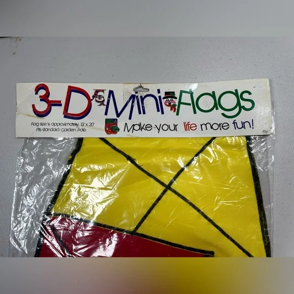 Vintage 3-D Mini Flag - kite with 3 tails. - Picture 3 of 10